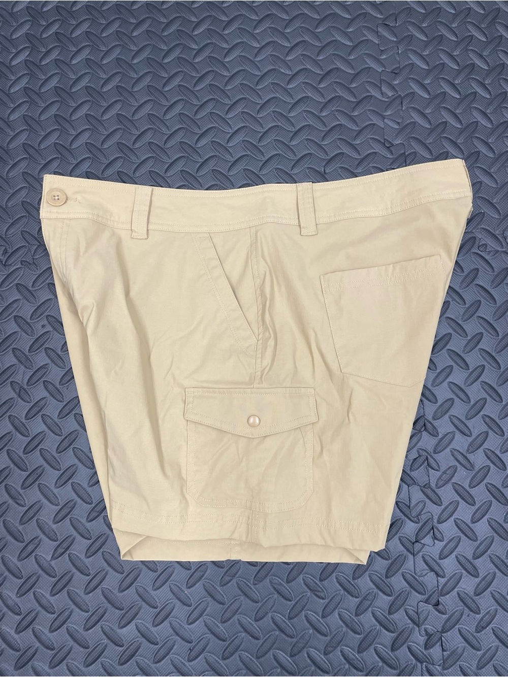 Eddie Bauer Women 16 Shorts 5" Inseam 2-Way Stretch Snap-Close Side Cargo Pocket - Picture 4 of 8